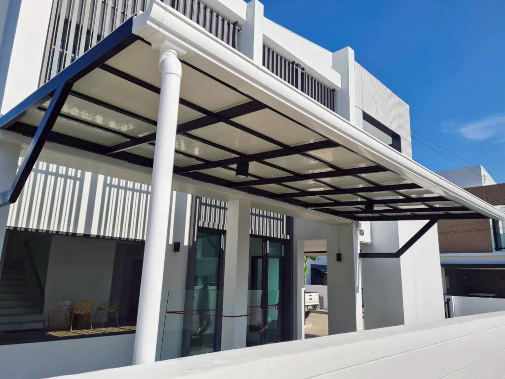 หลังคาโรงรถไวนิลท้องเรียบ งานติดตั้งกรุงเทพฯ